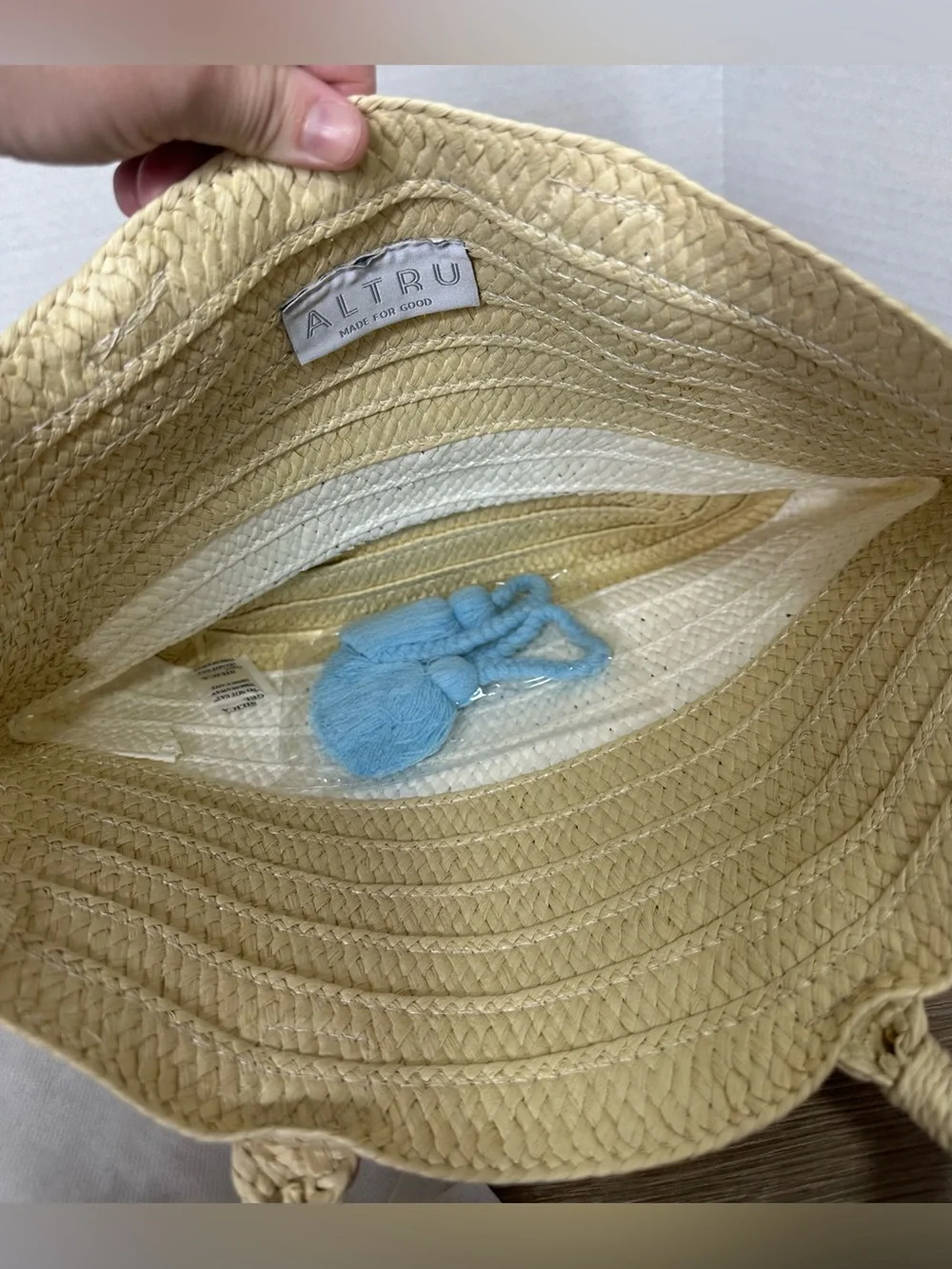 NWT Altru Beige & White Woven Straw Tote Bag
